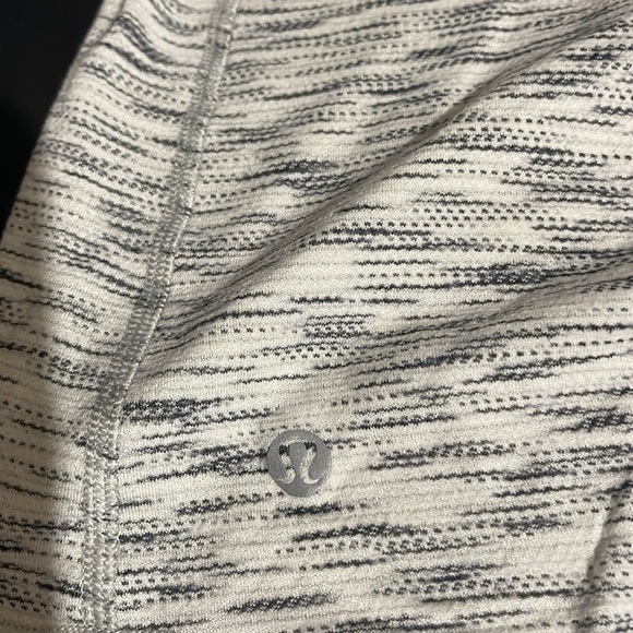 Lululemon Gray Patterned Tank - Picture 3 of 7